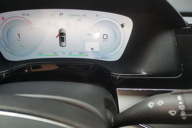 Used BYD Tang New Energy 2022 DM-i 252km Luxury Model Odometer Close Up