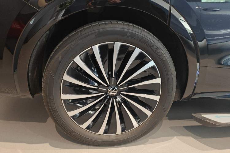 Used Volkswagen Viloran 2024 380TSI Premium Edition Right Rear Wheel Hub