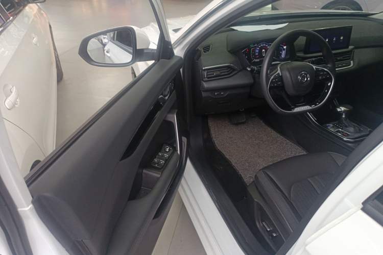 Used Dongfeng Aeolus Yixuan 2020 230T Automatic Advanced Edition
