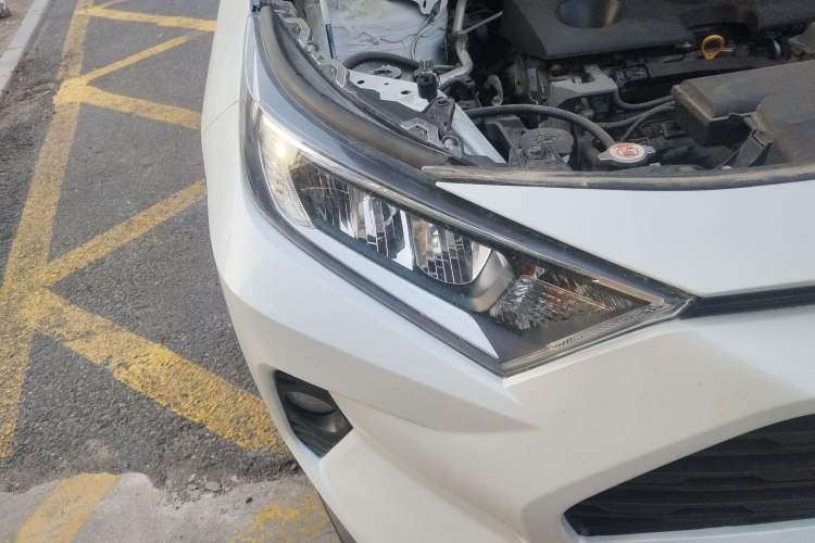 Used Toyota RAV4 2021 2.0L CVT Two-Wheel Drive Fashion Edition Right Front Headlight