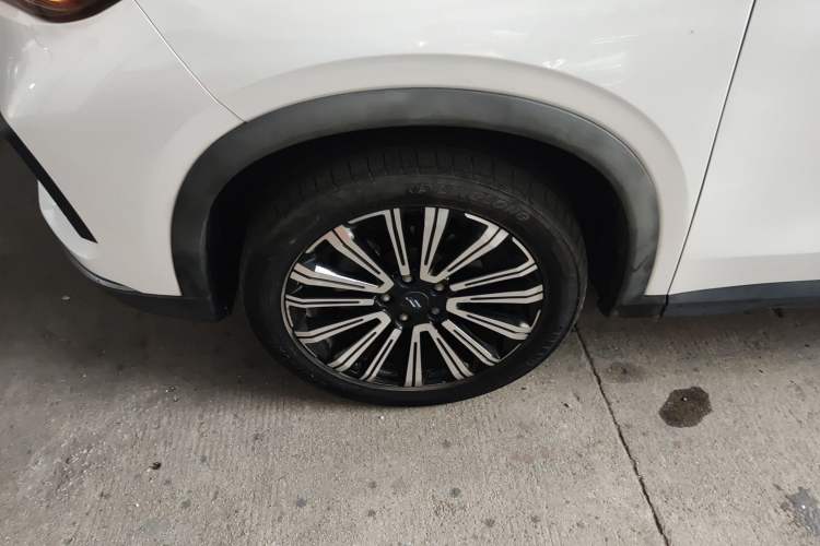 Used CHANGAN OSHAN X5 2021 1.5T DCT Prestige Edition Left Front Wheel Hub