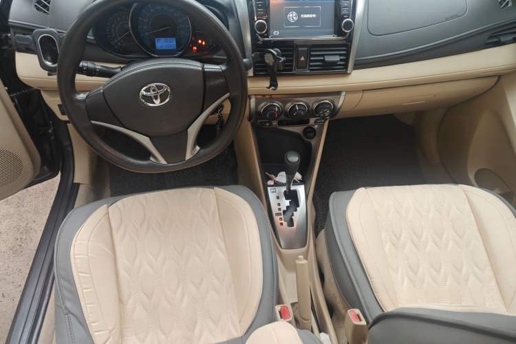 Used Toyota YARiS L Zhi Xuan 2014 1.5G Automatic Xuan Dong Edition Center Console