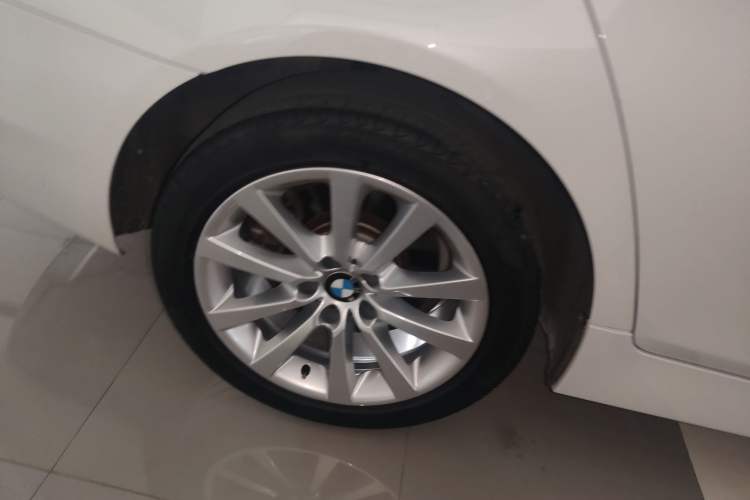 Used BMW 5 Series 2014 530Li Leading Model