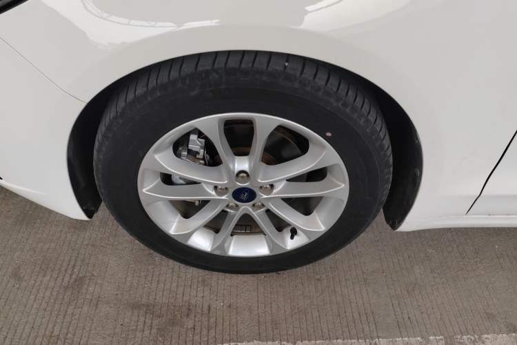 Used Ford Mondeo 2020 EcoBoost 180 Stylish Model Left Front Wheel Hub