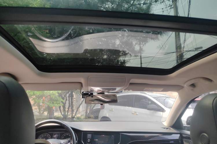 Used Volkswagen Passat 2020 330TSI Elite Edition China VI Headliner