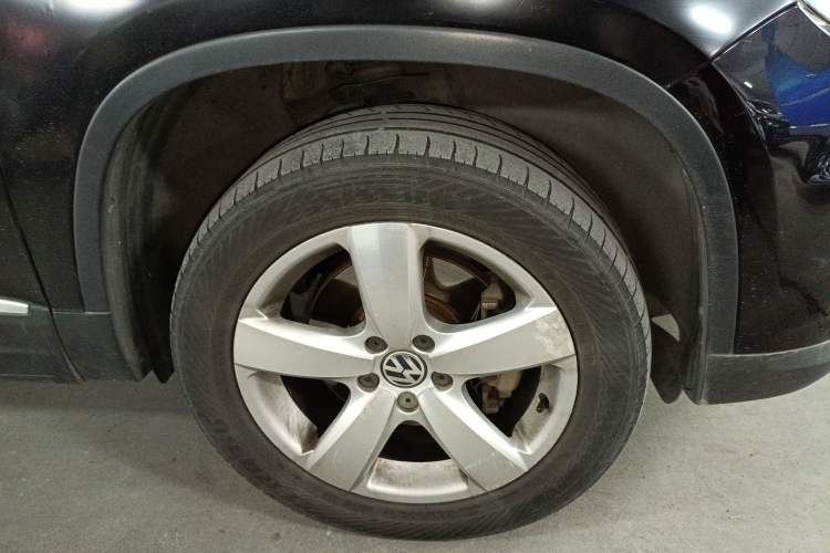 Used Volkswagen Tiguan 2012 1.8TSI Automatic Two-Wheel Drive Elite Edition Right Front Wheel Hub