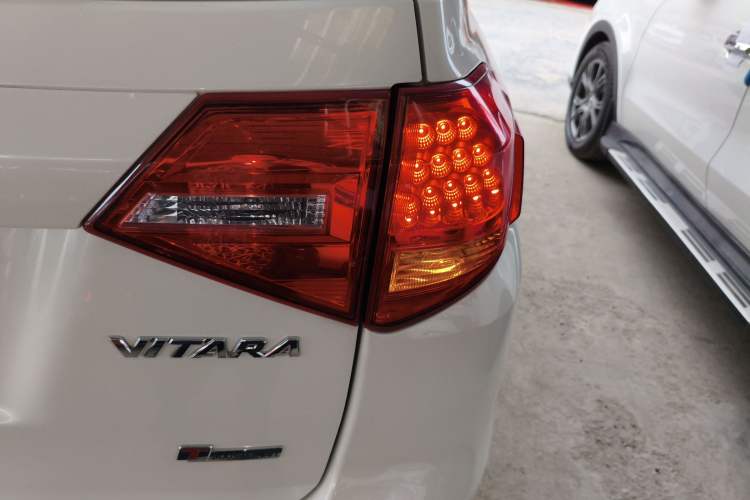 Used Suzuki Vitara 2016 1.4T Automatic Two-Wheel Drive Luxury Version Right Rear Taillight