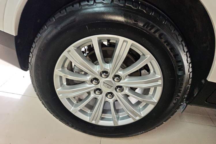 Used Cadillac XT5 2018 25T Tech Model
