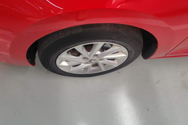 Used Skoda Rapid Spaceback 2020 1.5L Automatic Standard Edition Left Front Wheel Hub