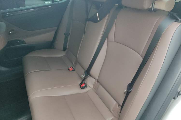 Used Lexus ES 2022 200 Excellence Edition
