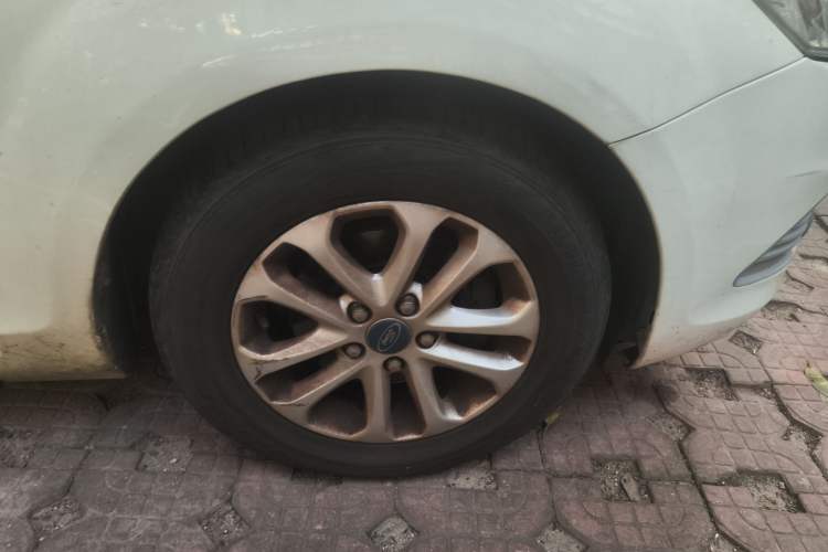 Used Ford Focus 2013 Hatchback Classic 1.8L Automatic Base Model