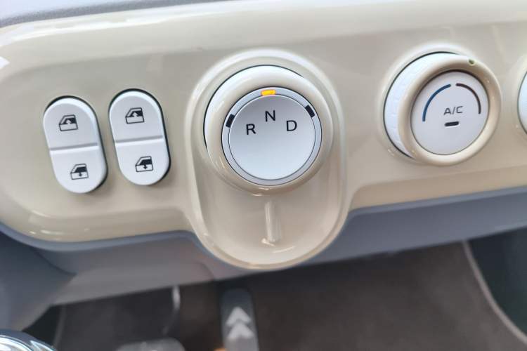 Used Bestune Pony 2025 222km Range Agile Horse Gear Lever