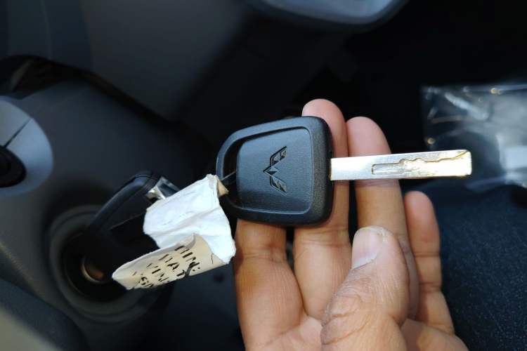 Used Wuling Yangguang 2025 Model 400km Bus Edition—Comfort Edition