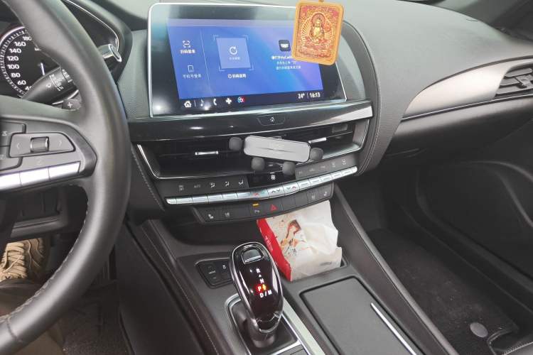 Used Cadillac CT5 2022 28T Luxury Edition Audio And AC Panel