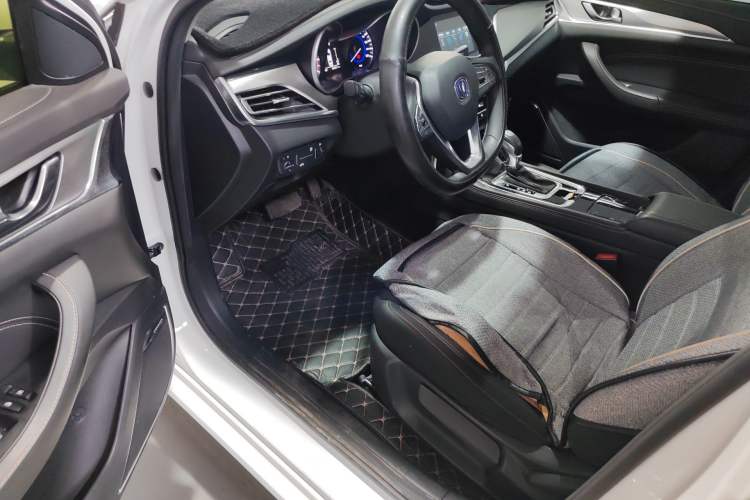 Used CHANGAN Eado 2018 High-Energy Edition 1.6L GDI Automatic RuiFeng Model China V Standard