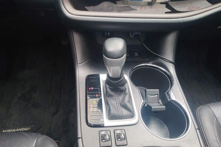 Used Toyota Highlander 2017 2.0T Four-Wheel Drive Black Edition Limited Model