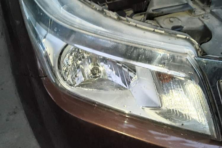 Used Nissan Navara 2017 2.5L Automatic 2WD Luxury Edition QR25