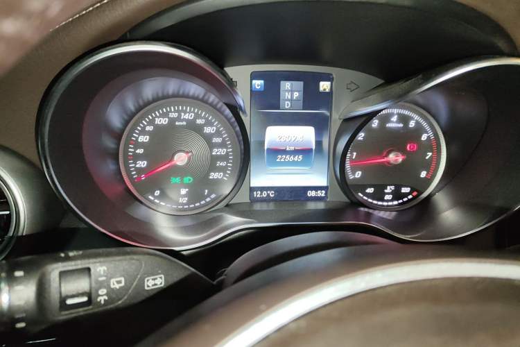 Used Mercedes-Benz GLC 2018 Facelift GLC 260 4MATIC Luxury Edition
