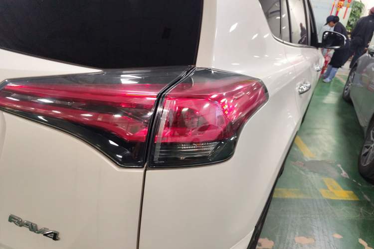 Used Toyota RAV4 2016 2.0L CVT Two-Wheel Drive Smart Edition China V Standard