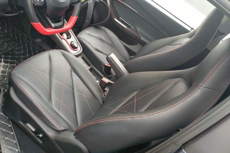 Used Chery Little Ant 2022 Sweet Pink Edition Full Sugar Version Lithium Iron Phosphate 29.2 kWh 30 kW 301 km