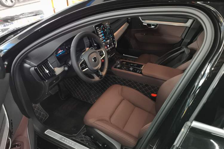 Used Volvo S90 2026 B5 Zhiyi Luxury Edition