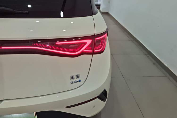 Used BYD Dolphin 2025 Intelligent Driving Version 410 km Fashion Edition Right Rear Taillight