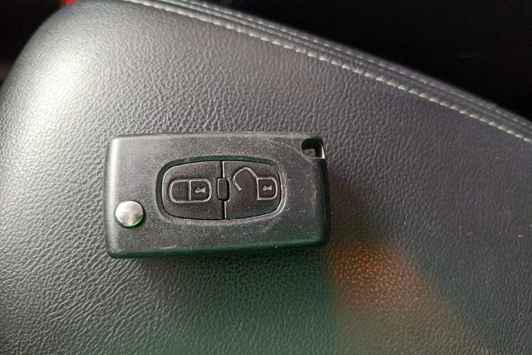 Used Peugeot 4008 2013 2.0L 4x4 Fashion Edition Interior 1