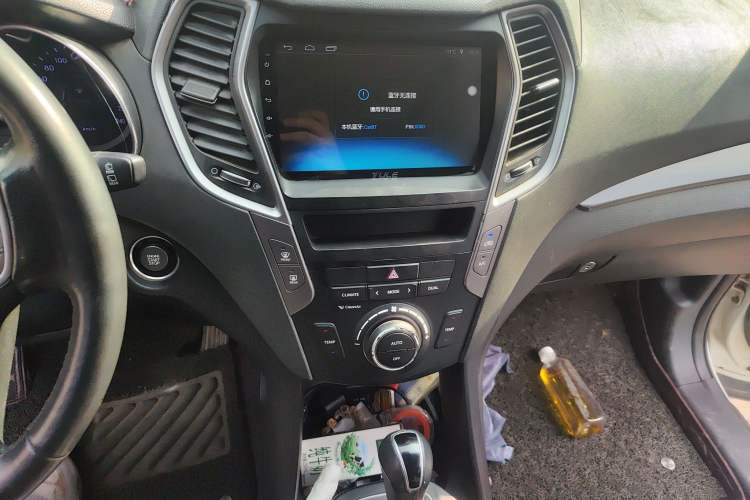 Used Hyundai Santa Fe 2015 2.0T Automatic Two-Wheel Drive Smart Version 5 Seats