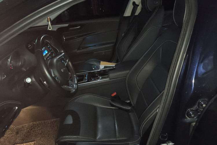 Used Jaguar XE 2017 2.0T 200 PS R-Sport