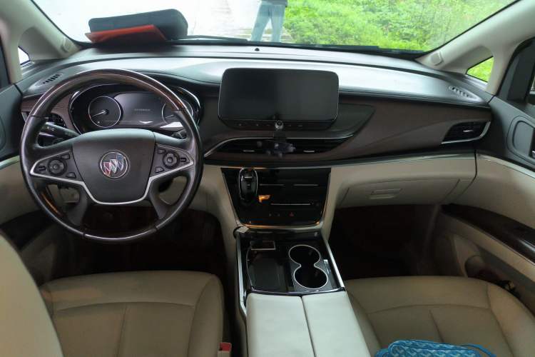 Used Buick GL8 2020 Land Business Class 652T Luxury Model Center Console