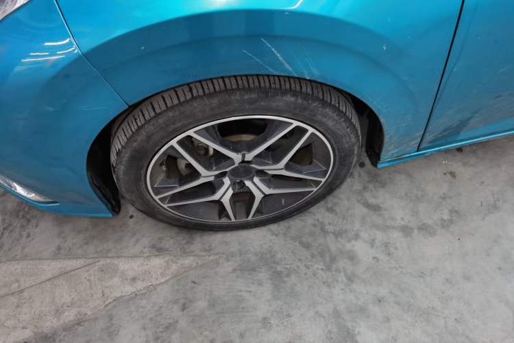 Used Dongfeng Aeolus Yixuan 2021 230T Automatic Chasing Shadow Edition Exterior 4