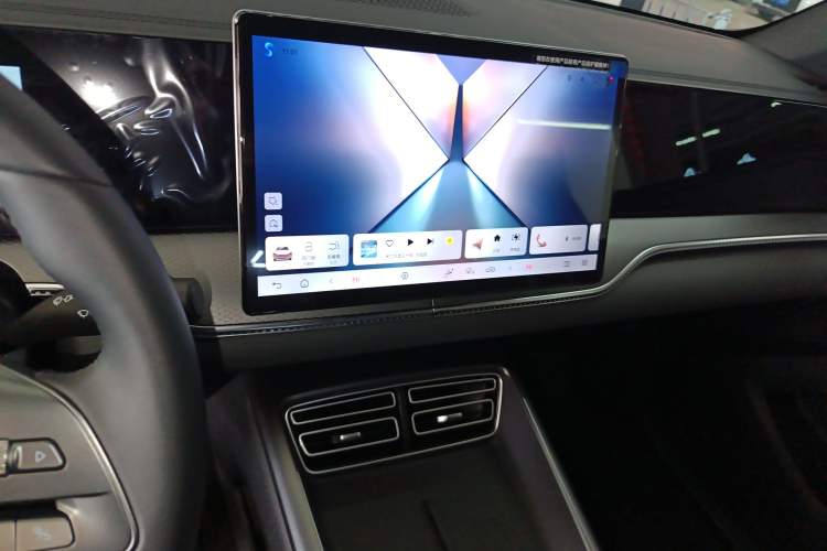 Used BYD Song Pro New Energy 2025 2nd Generation Intelligent Driving Version DM-i 75KM Leading Edition Audio And AC Panel