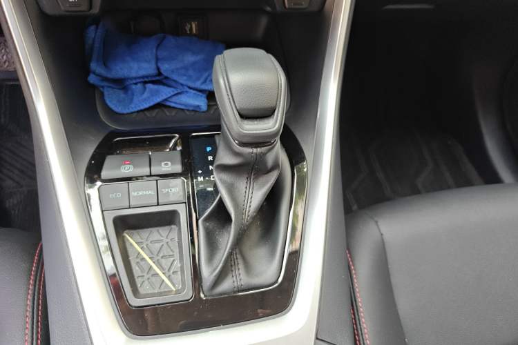 Used Toyota RAV4 2024 2.0L CVT Two-Wheel Drive Urban Edition