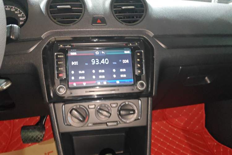 Used Volkswagen Jetta 2015 1.6L Automatic Fashion Model
