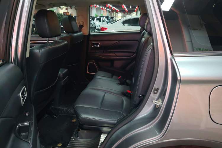 Used Mitsubishi Outlander 2018 2.4L 4x4 Elite Edition 5 Seats