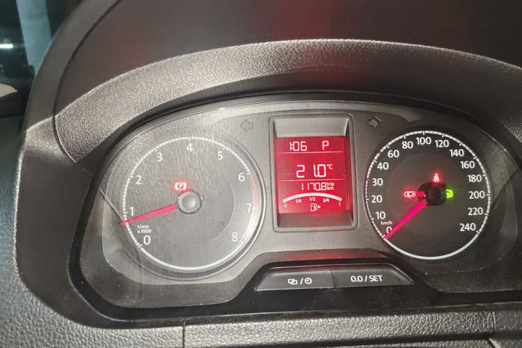 Used Volkswagen Jetta 2017 1.5L Automatic Fashion Model Odometer Close Up