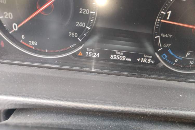 Used BMW 3 Series 2018 320Li Leading Model M Sport Package Odometer Close Up