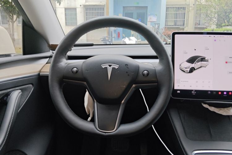 Used Tesla Model Y 2021 Long-Range All-Wheel-Drive Version 3D7
