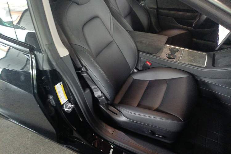 Used Tesla Model 3 2022 Rear-Wheel-Drive Version Right Front Seat