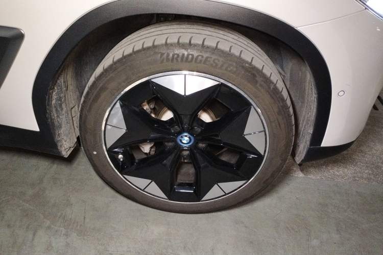 Used BMW iX3 2021 Updated Leading Type Right Front Wheel Hub