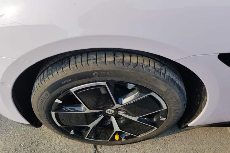 Used Xiaomi Auto SU7 2024 Rear-Drive Long-Range Intelligent Driving Version