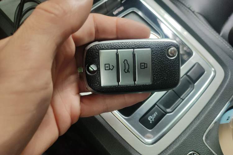 Used Roewe i6 New Energy 2017 45T Hybrid Connect & Smart Enjoyment Edition
