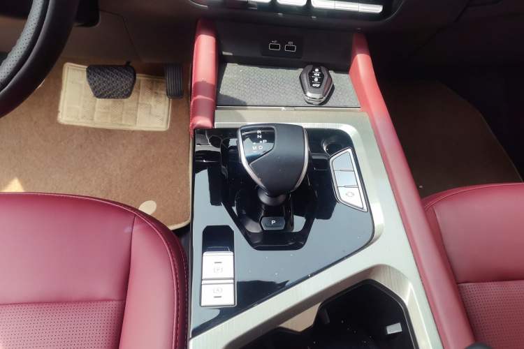 Used JETOUR X70 2024 1.5T DCT Glory PRO 5-Seater Gear Lever