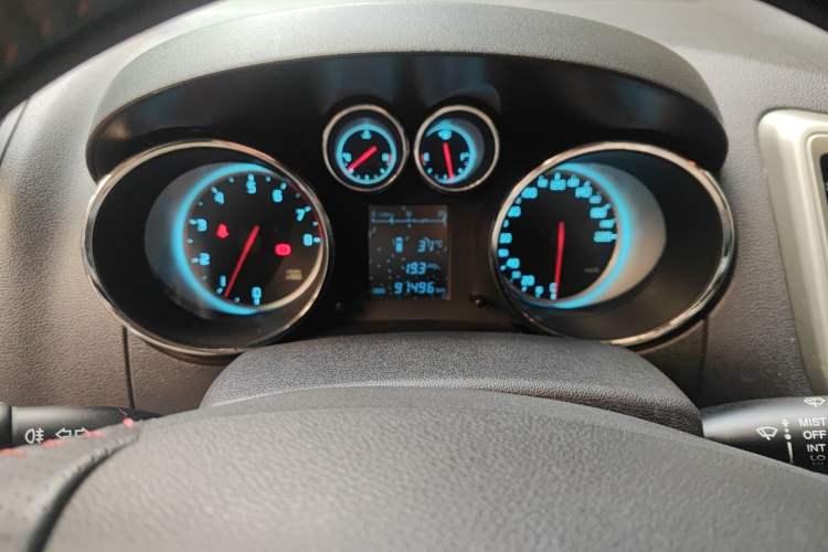 Used CHANGAN CS35 2012 1.6L Manual Luxury Model China IV Standard