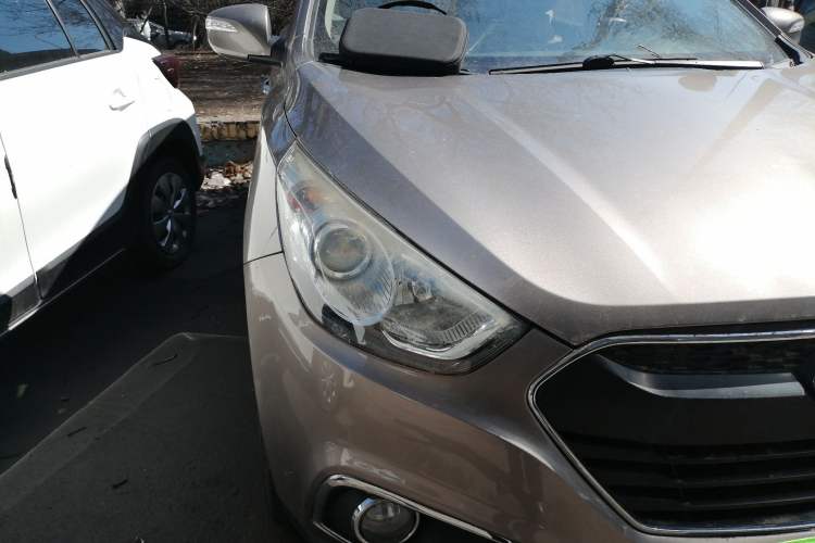 Used Hyundai ix35 2013 2.0L Automatic Two-Wheel Drive Smart GLS China IV Standard Right Front Headlight