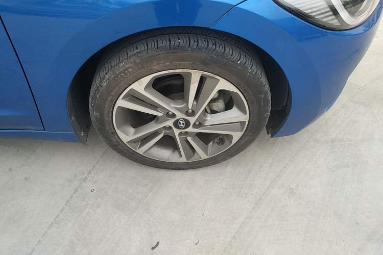 Used Hyundai Elantra (6th Generation / Lingdong) 2016 1.6L Automatic ZhiXuan – Elite Version Right Front Wheel Hub