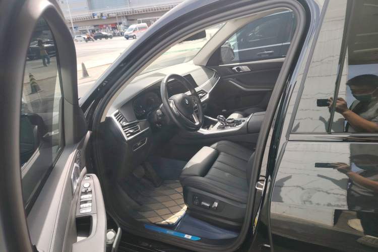 Used BMW X7 