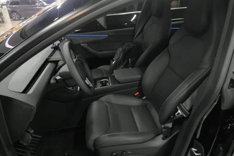 Used Tesla Model Y L 2025 Model Long-Range All-Wheel-Drive Version