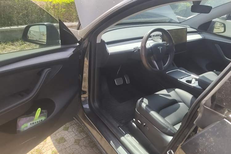 Used Tesla Model Y 2024 Rear-Wheel-Drive Version
