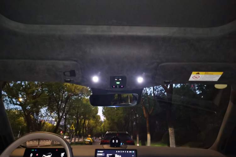 Used Nio ES8 2024 75 kWh Executive Edition
